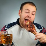 злоупотребление алкоголем и жирной пищей